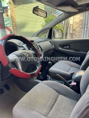 Xe Toyota Innova 2.0E 2014