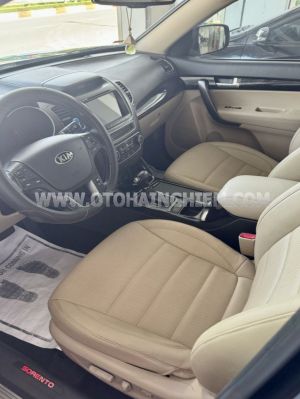 Xe Kia Sorento 2.4 GAT Deluxe 2019